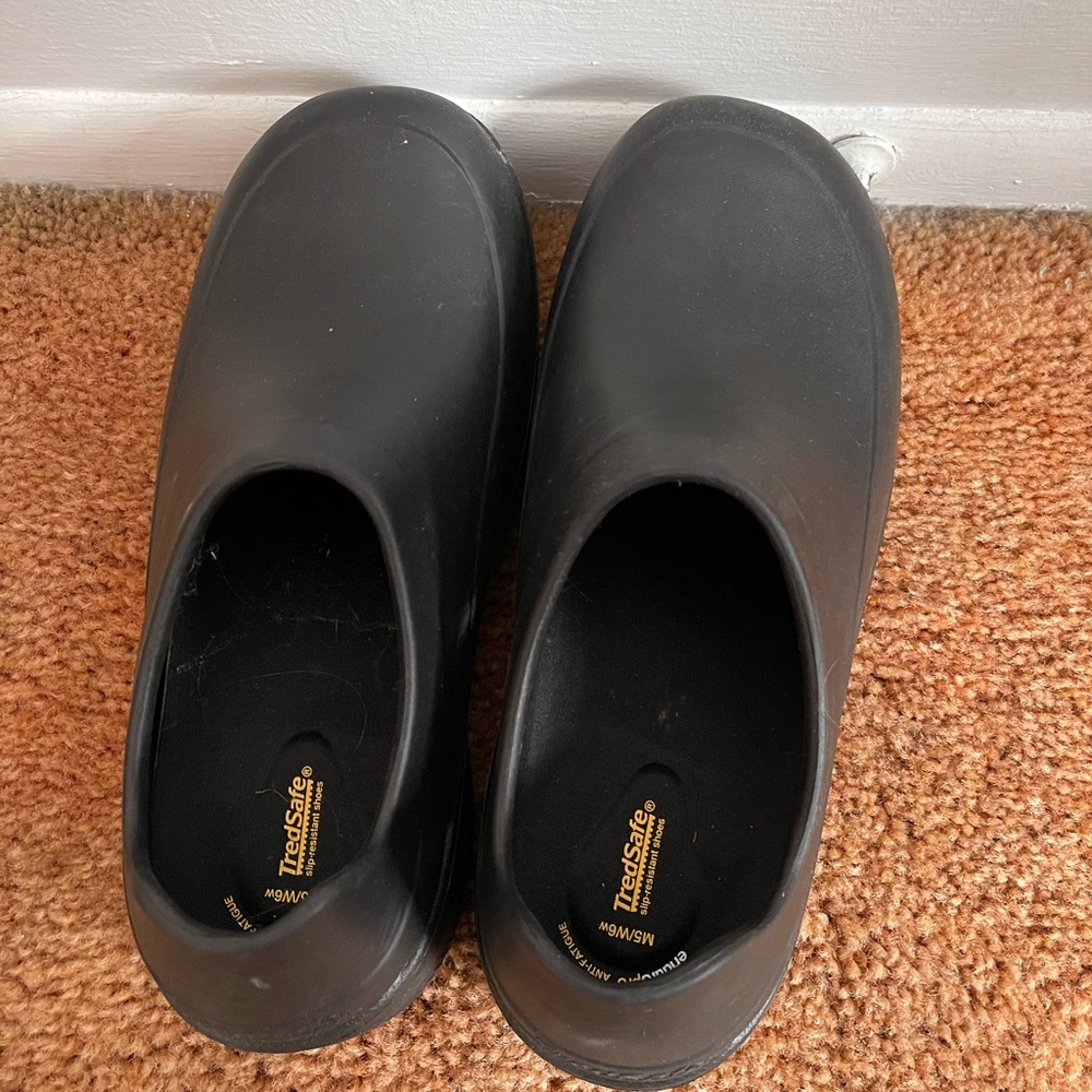 Tredsafe Slip Resistant Shoes - Size 6